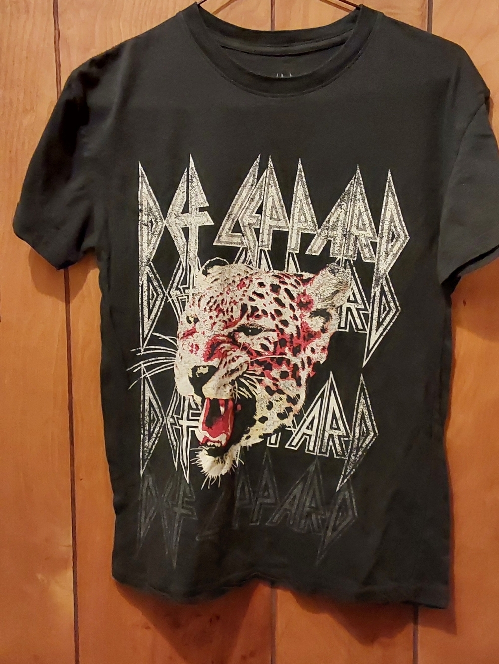 Def Leppard Black Graphic Leopard Band Tee XS
